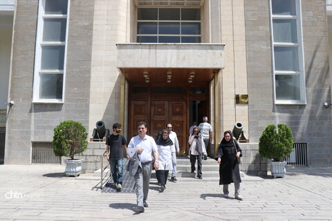 توپ مروارید در دست مرمت