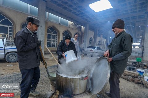 پخت ۱۱۰ دیگ آش نذری
