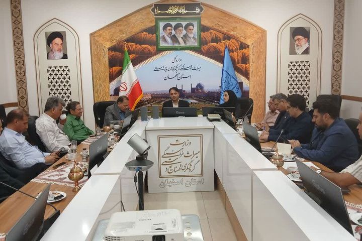 ضرورت اجرای طرح تشویق تقاضا با رویکرد «رانش در مبدأ و کشش در مقصد» در حوزه گردشگری استان اصفهان