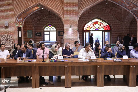 نشست گردشگری ادبی و عرفانی با حضور مدیرکل توسعه گردشگری داخلی وزارت میراث‌فرهنگی
