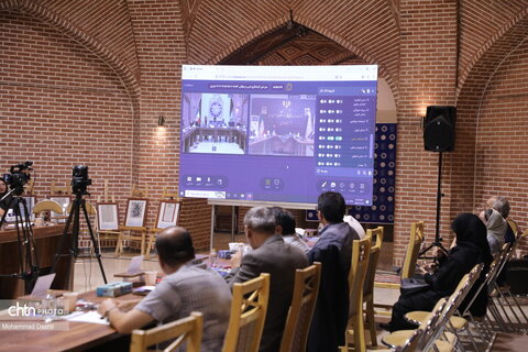 نشست گردشگری ادبی و عرفانی با حضور مدیرکل توسعه گردشگری داخلی وزارت میراث‌فرهنگی