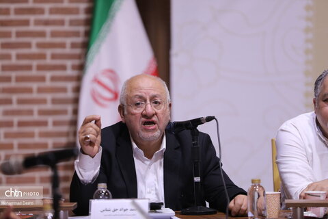 نشست گردشگری ادبی و عرفانی با حضور مدیرکل توسعه گردشگری داخلی وزارت میراث‌فرهنگی