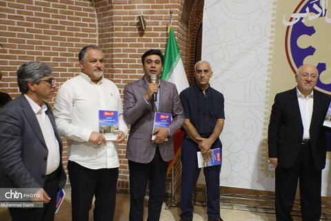 نشست گردشگری ادبی و عرفانی با حضور مدیرکل توسعه گردشگری داخلی وزارت میراث‌فرهنگی
