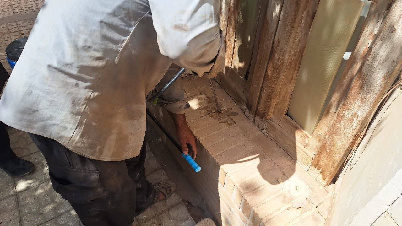 اجرای عملیات حفاظت بلندمدت از خانه تاریخی متقی اردکان در برابر آسیب موریانه