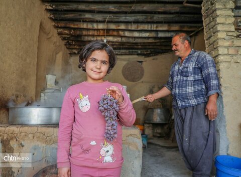 شیره پزی در روستای تاریخی و هدف گردشگری هزاوه