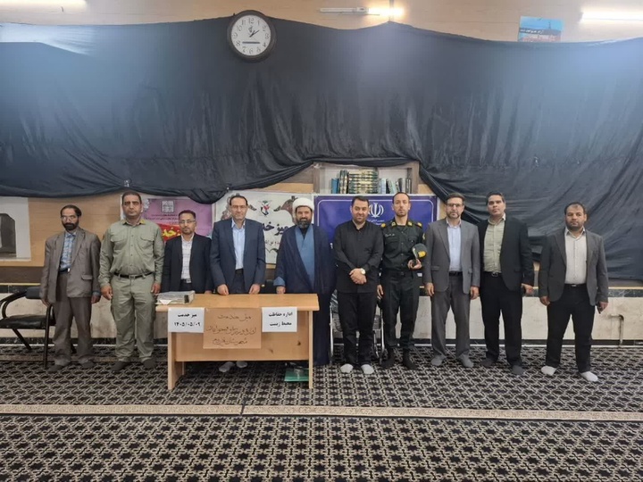 برگزاری میز خدمت نمایندگی میراث‌فرهنگی فاروج در محل مسجد جامع
