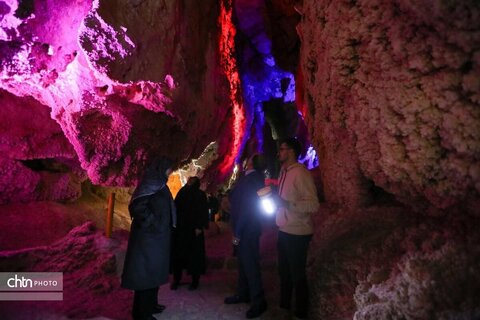 غار نخجیر دلیجان
