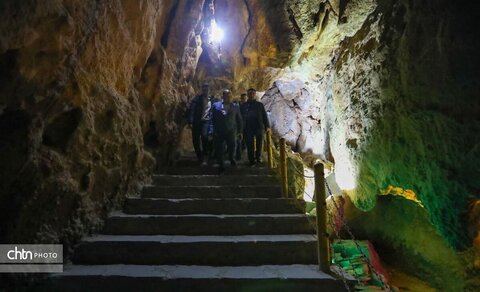 غار نخجیر دلیجان