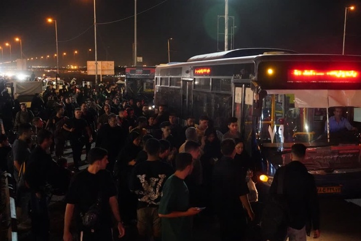 خدمت‌رسانی به زائرین بوشهری تا بازگشت آخرین نفر ادامه دارد
