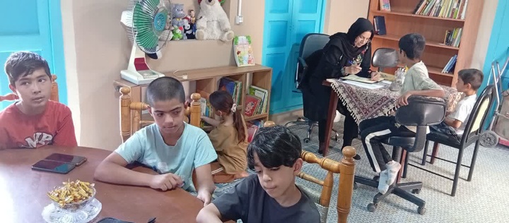 کتابخانه روستای هدف گردشگری ریاب در شهرستان گناباد تجهیز شد