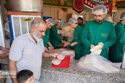 عزاداران اربعینی حسینی(ع) در حرم مطهر بانوی کرامت(س) قم