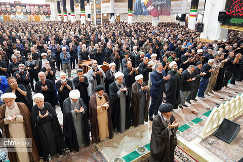 عزاداران اربعینی حسینی(ع) در حرم مطهر بانوی کرامت(س) قم