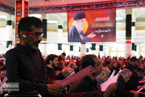 عزاداران اربعینی حسینی(ع) در حرم مطهر بانوی کرامت(س) قم