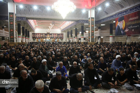 عزاداران اربعینی حسینی(ع) در حرم مطهر بانوی کرامت(س) قم