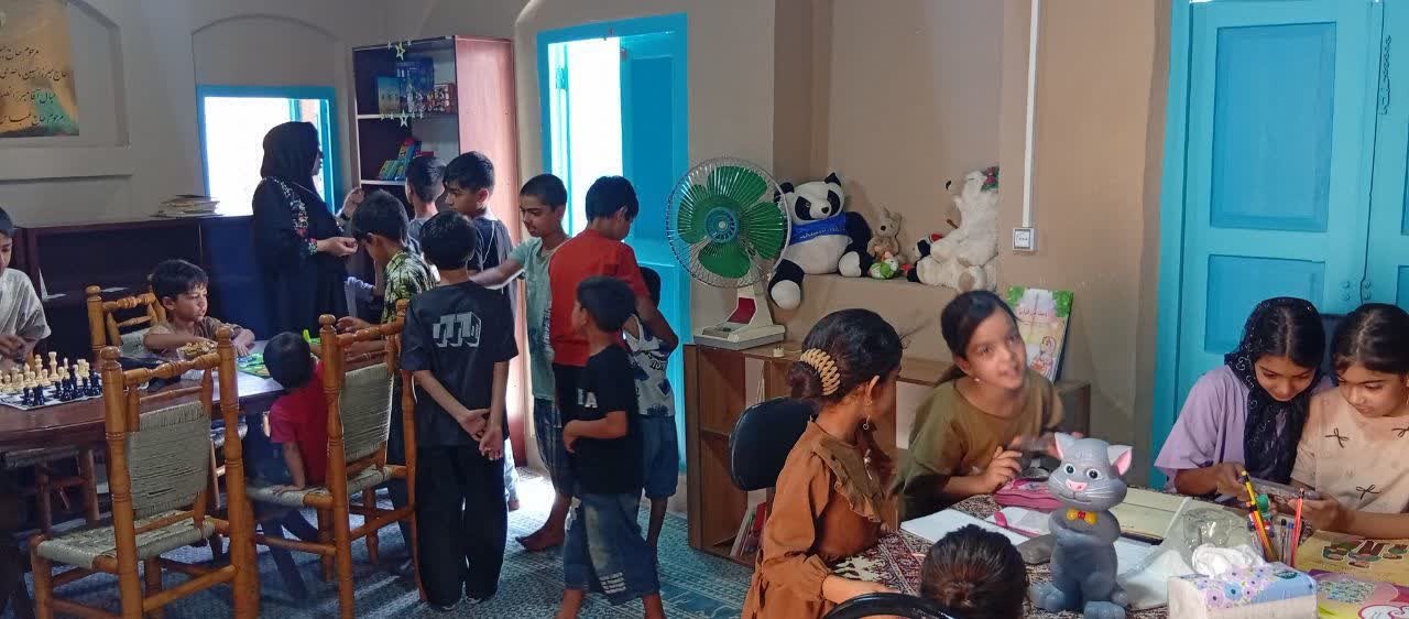 کتابخانه روستای هدف گردشگری ریاب در شهرستان گناباد تجهیز شد