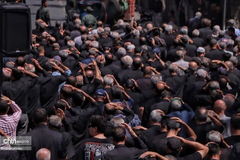طنین یا حسین در مسیر جاماندگانِ عاشق در زنجان