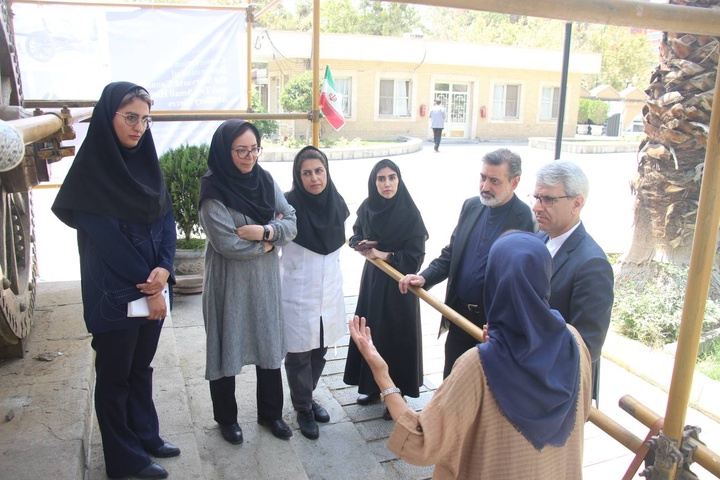 بازدید وزیر امور خارجه از کارگاه حفاظت و مرمت توپ مروارید