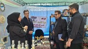 بازدید نماینده وزارت میراث‌فرهنگی از غرفه‌های صنایع‌دستی ویژه اربعین در کرمانشاه