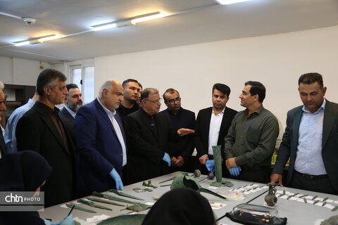 بازدید استاندار گلستان از روند مرمت اشیای حاصل از کاوش محوطه کاروان‌زمین علی‌آبادکتول