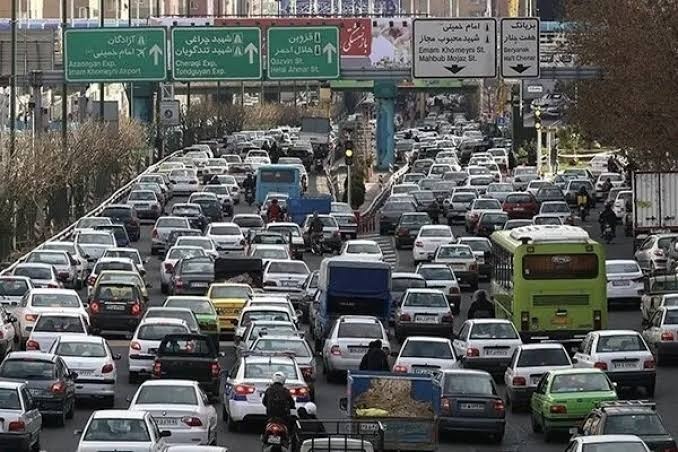 ترافیک سنگین در محورهای اصلی پایتخت