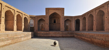 مرمت کاروانسرای جهانی سرایان در خراسان جنوبی آغاز شد