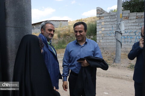 بازدید مدیرکل میراث فرهنگی آذربایجان شذقی از خانه پدری استاد شهریار در بستان آباد