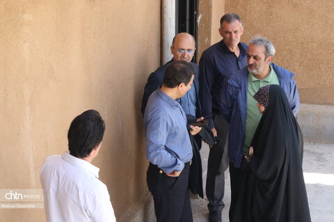 بازدید مدیرکل میراث فرهنگی آذربایجان شذقی از خانه پدری استاد شهریار در بستان آباد