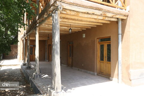 بازدید مدیرکل میراث فرهنگی آذربایجان شذقی از خانه پدری استاد شهریار در بستان آباد