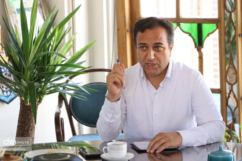 دیدار مدیر مجتمع رفاهی خورشیدی بناب با مدیرکل میراث فرهنگی استان آذربایجان شرقی