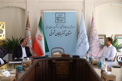 دیدار مدیر مجتمع رفاهی خورشیدی بناب با مدیرکل میراث فرهنگی استان آذربایجان شرقی
