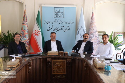 دیدار مدیر مجتمع رفاهی خورشیدی بناب با مدیرکل میراث فرهنگی استان آذربایجان شرقی