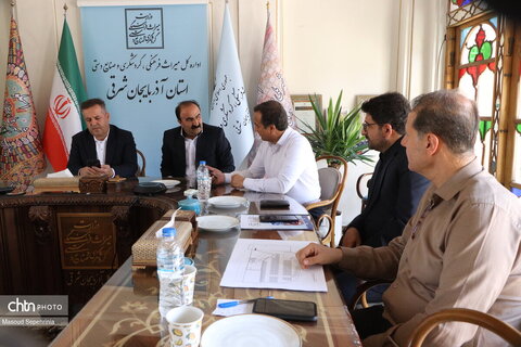 دیدار مدیر مجتمع رفاهی خورشیدی بناب با مدیرکل میراث فرهنگی استان آذربایجان شرقی