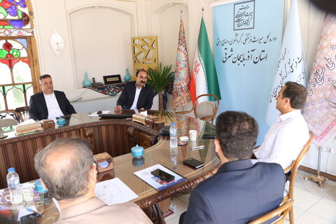 دیدار مدیر مجتمع رفاهی خورشیدی بناب با مدیرکل میراث فرهنگی استان آذربایجان شرقی