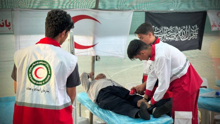 ۱۳ هزار نفر روز نیروی عملیاتی هلال احمر خراسان رضوی در حال خدمت‌رسانی به زائران مشهدالرضا در دهه آخر صفر
