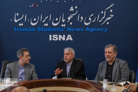 بازدید وزیر میراث فرهنگی از رسانه‌ها به مناسبت روز خبرنگار