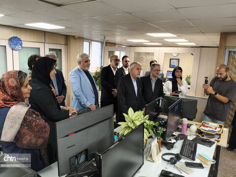 بازدید وزیر میراث فرهنگی از رسانه‌ها به مناسبت روز خبرنگار