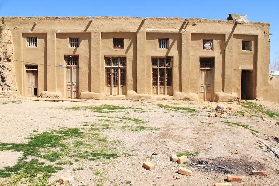 بررسی  وضعیت تاریخی، مرمتی و نظارتی حسینیه ارزه‌خوران بررسی