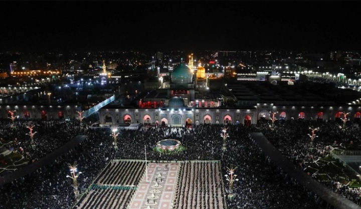 خطبه‌خوانی شب شهادت امام رضا (ع)؛ زمزمه سوگواری در کنار خورشید