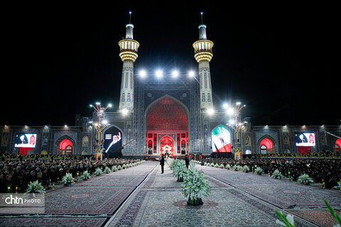یین خطبه‌خوانی شب شهادت امام رضا علیه‌السلام در حرم مطهر رضوی