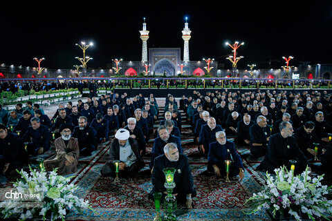 یین خطبه‌خوانی شب شهادت امام رضا علیه‌السلام در حرم مطهر رضوی
