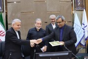 تجلیل از استاندار خراسان‌رضوی برای مدیریت خدمات‌رسانی در ایام محرم و صفر و مراسم تشییع میلیونی قائد شهید امت