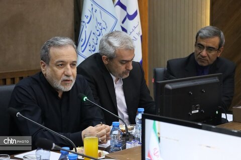 نشست تخصصی  مشترک سرمایه‌گذاران گردشگری و صنایع دستی خراسان رضویبا حضور وزرای میراث فرهنگی، گردشگری و صنایع دستی، امور خارجه، اقتصاد و دارایی و استاندار خراسان رضوی در مشهد