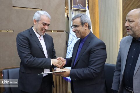نشست تخصصی  مشترک سرمایه‌گذاران گردشگری و صنایع دستی خراسان رضویبا حضور وزرای میراث فرهنگی، گردشگری و صنایع دستی، امور خارجه، اقتصاد و دارایی و استاندار خراسان رضوی در مشهد
