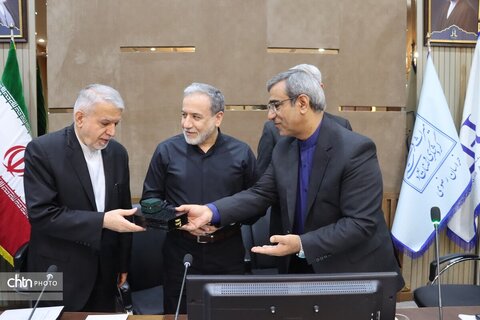 نشست تخصصی  مشترک سرمایه‌گذاران گردشگری و صنایع دستی خراسان رضویبا حضور وزرای میراث فرهنگی، گردشگری و صنایع دستی، امور خارجه، اقتصاد و دارایی و استاندار خراسان رضوی در مشهد