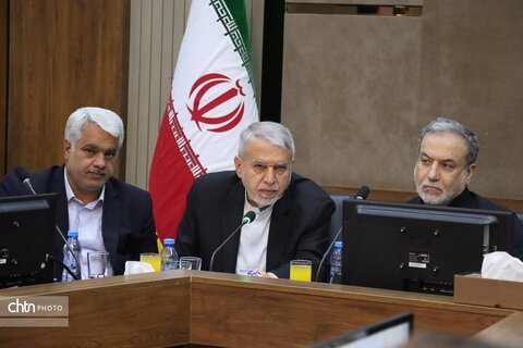 نشست تخصصی  مشترک سرمایه‌گذاران گردشگری و صنایع دستی خراسان رضویبا حضور وزرای میراث فرهنگی، گردشگری و صنایع دستی، امور خارجه، اقتصاد و دارایی و استاندار خراسان رضوی در مشهد