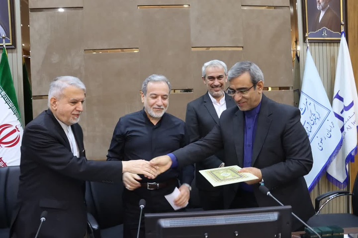 تجلیل از استاندار خراسان‌رضوی برای مدیریت خدمات‌رسانی در ایام محرم و صفر و مراسم تشییع میلیونی قائد شهید امت