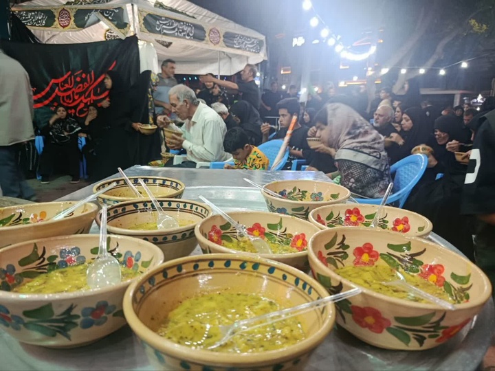 معرفی هنر سفالگری بومی گناباد در مراسم مذهبی دهه پایای ماه صفر