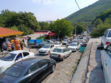 افزایش چشمگیر حضور گردشگران در کلیبر/ استقرار تیم‌های مراقبت و راهنمایی گردشگران در مسیر قلعه بابک