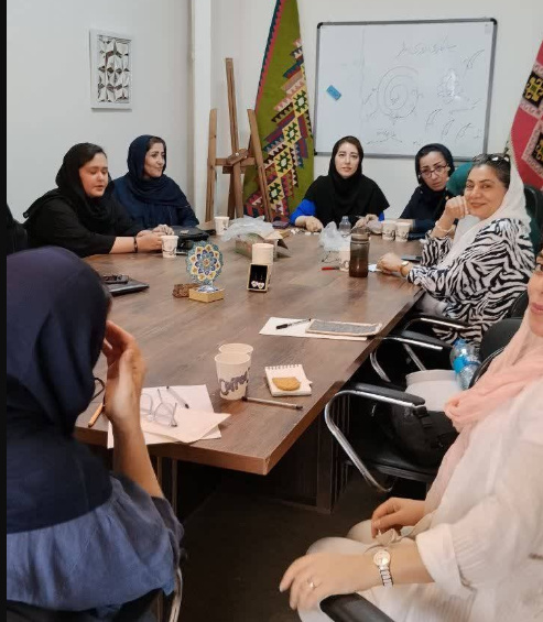 خانه کلارا آبکار میزبان هنرمندان میناکار شد