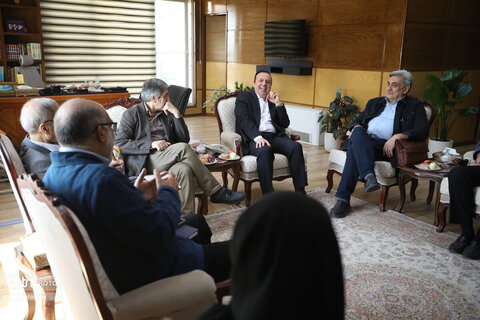 نخستین نشست شورای راهبردی میراث‌فرهنگی، گردشگری و صنایع‌دستی استان قزوین با حضور جمعی از مدیران ارشد وزارت میراث‌فرهنگی